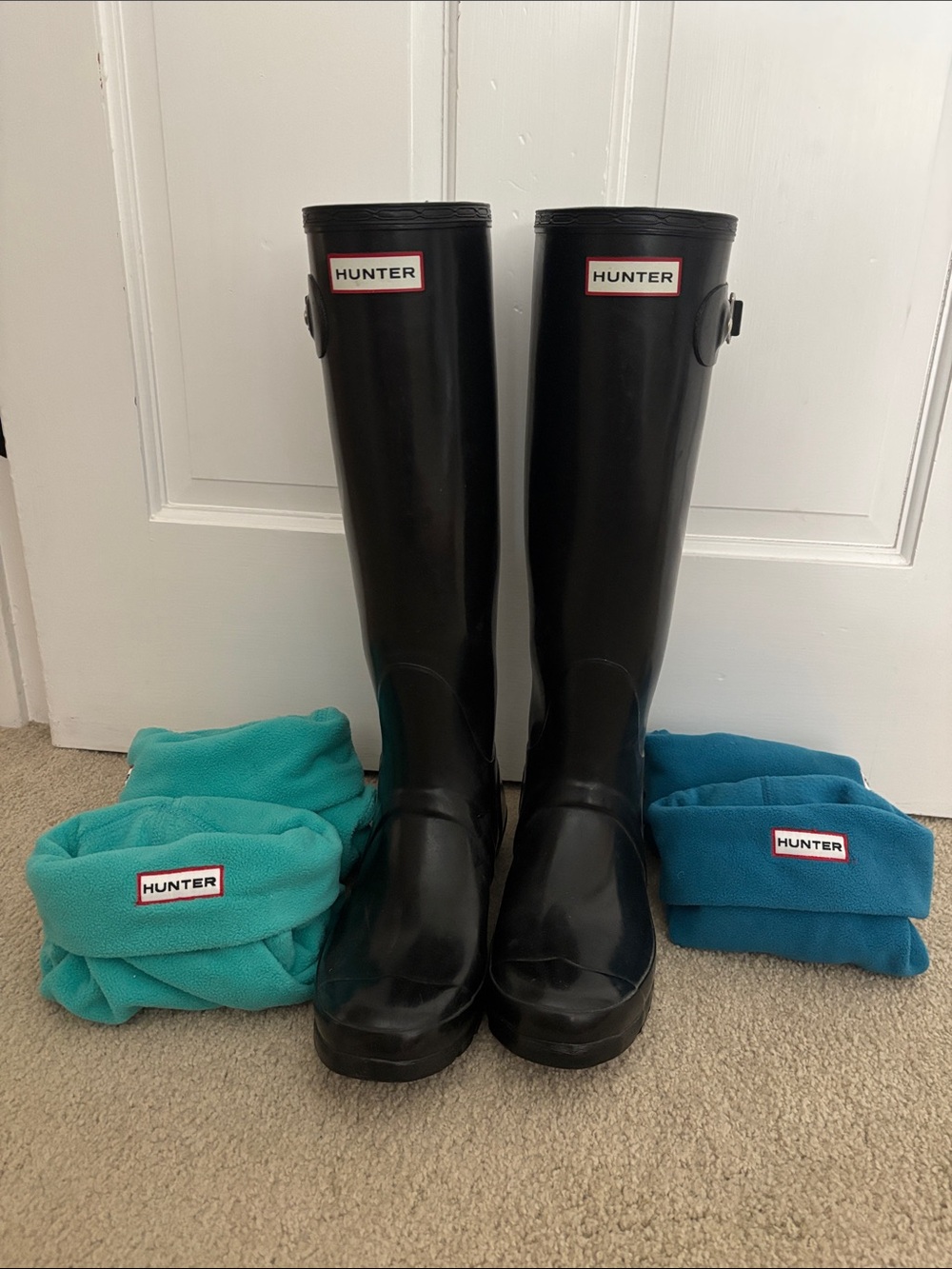 Hunter Black Tall Rain Boots with Teal and Turquoise Boot Liners